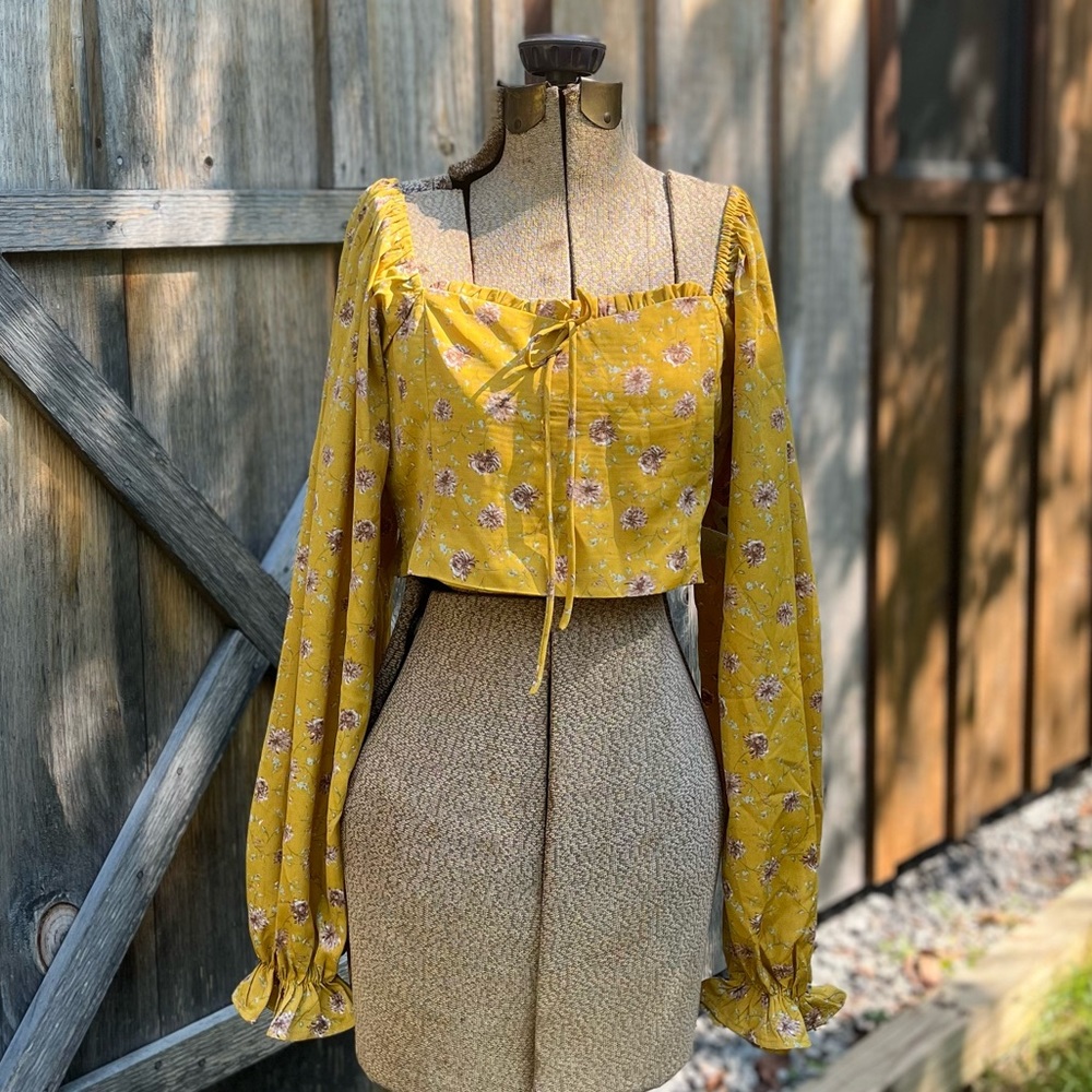 Altar’d State Floral Crop Top